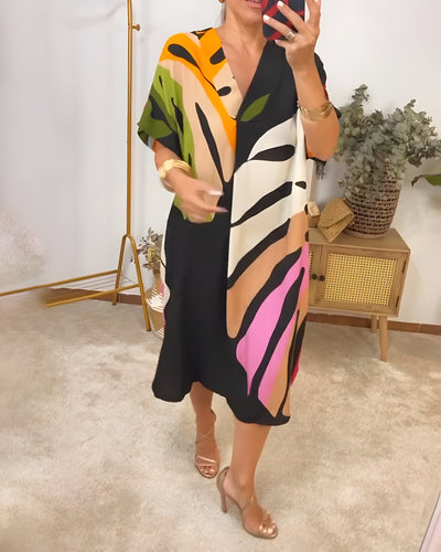 Tuva™ | Ibiza-inspirerad sommarklänning med bladmotiv